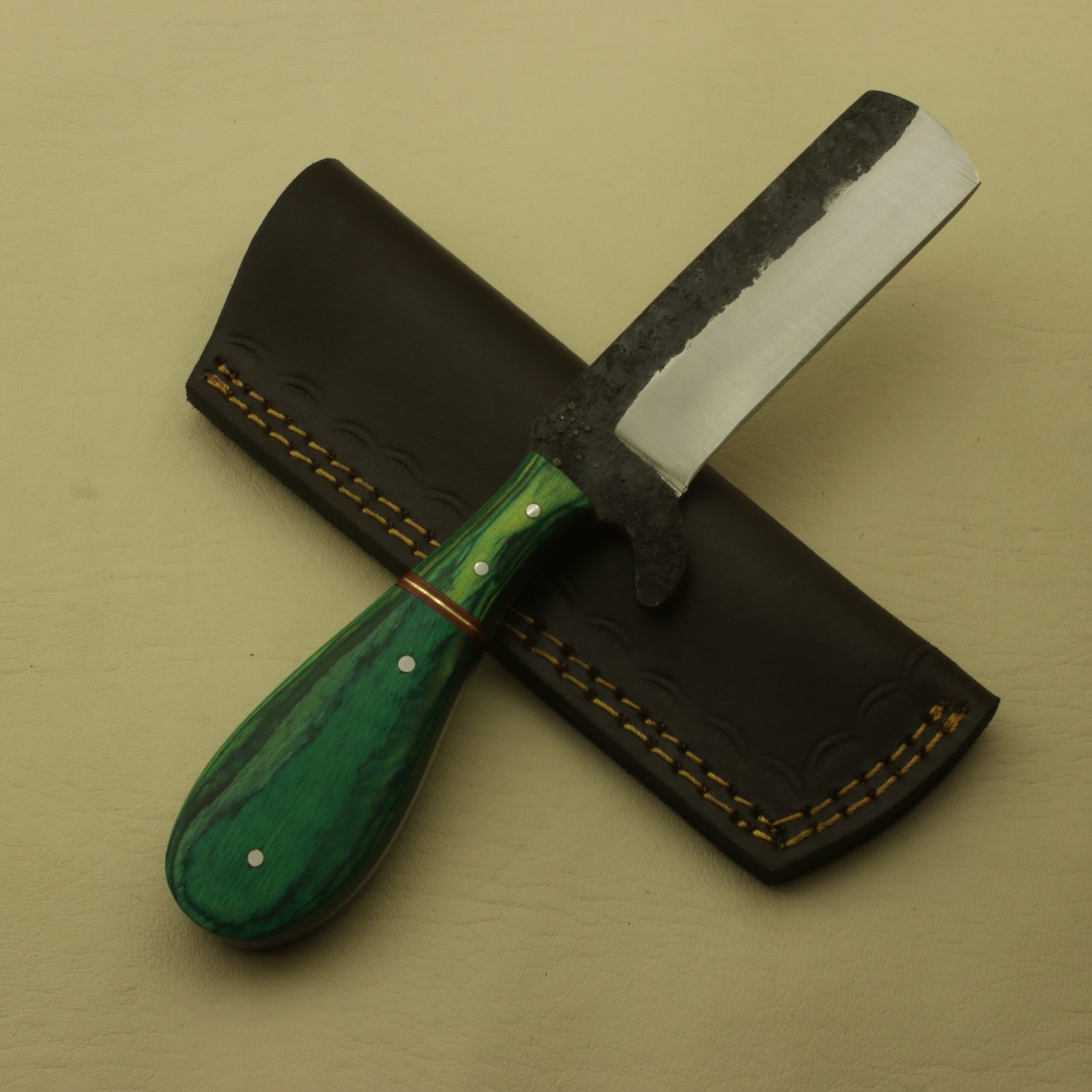 Handmade High Carbon Steel Skinner Knife: Full Tang Hunting, Camping, Leather Sheath