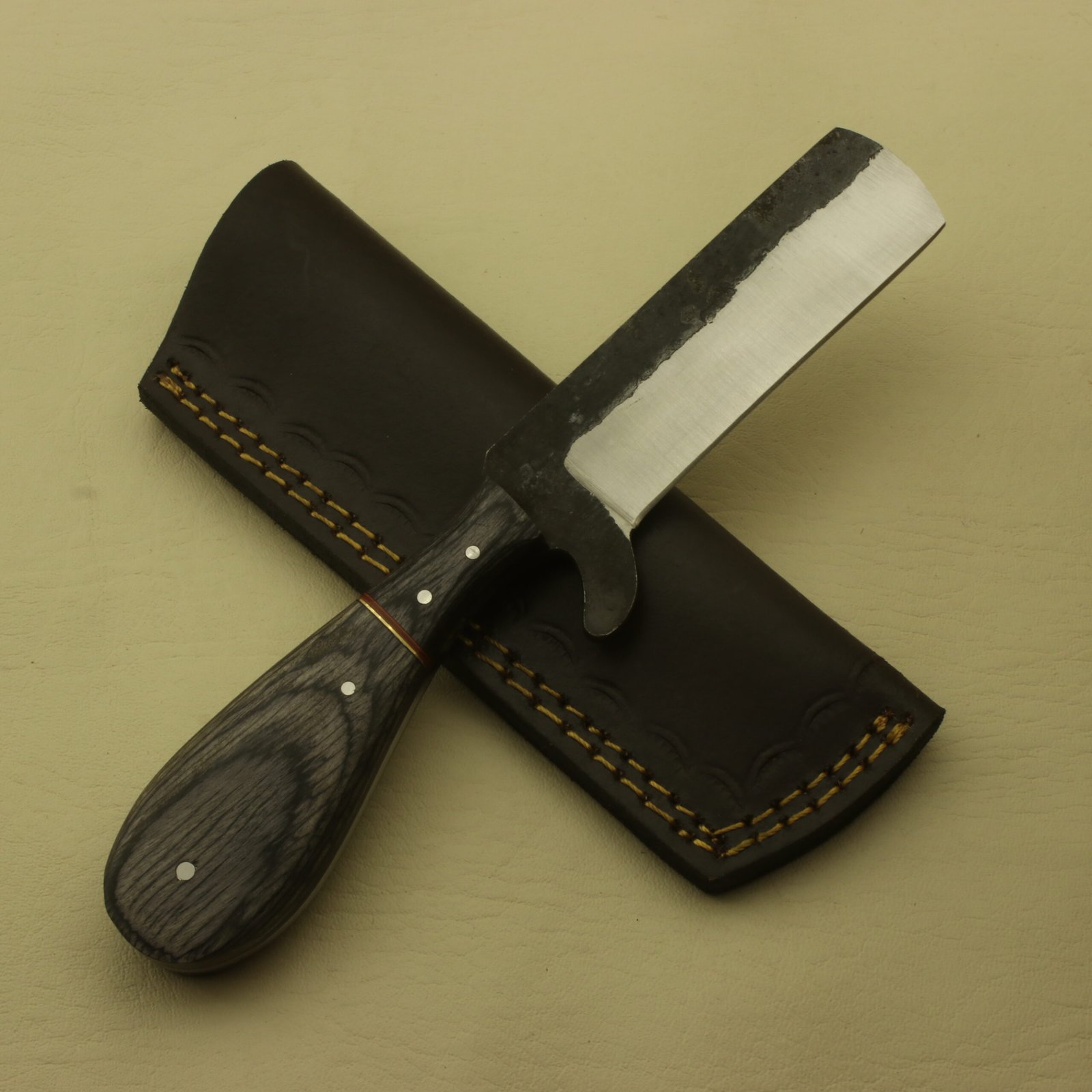 Handmade High Carbon Steel Skinner Knife: Full Tang Hunting, Camping, Leather Sheath