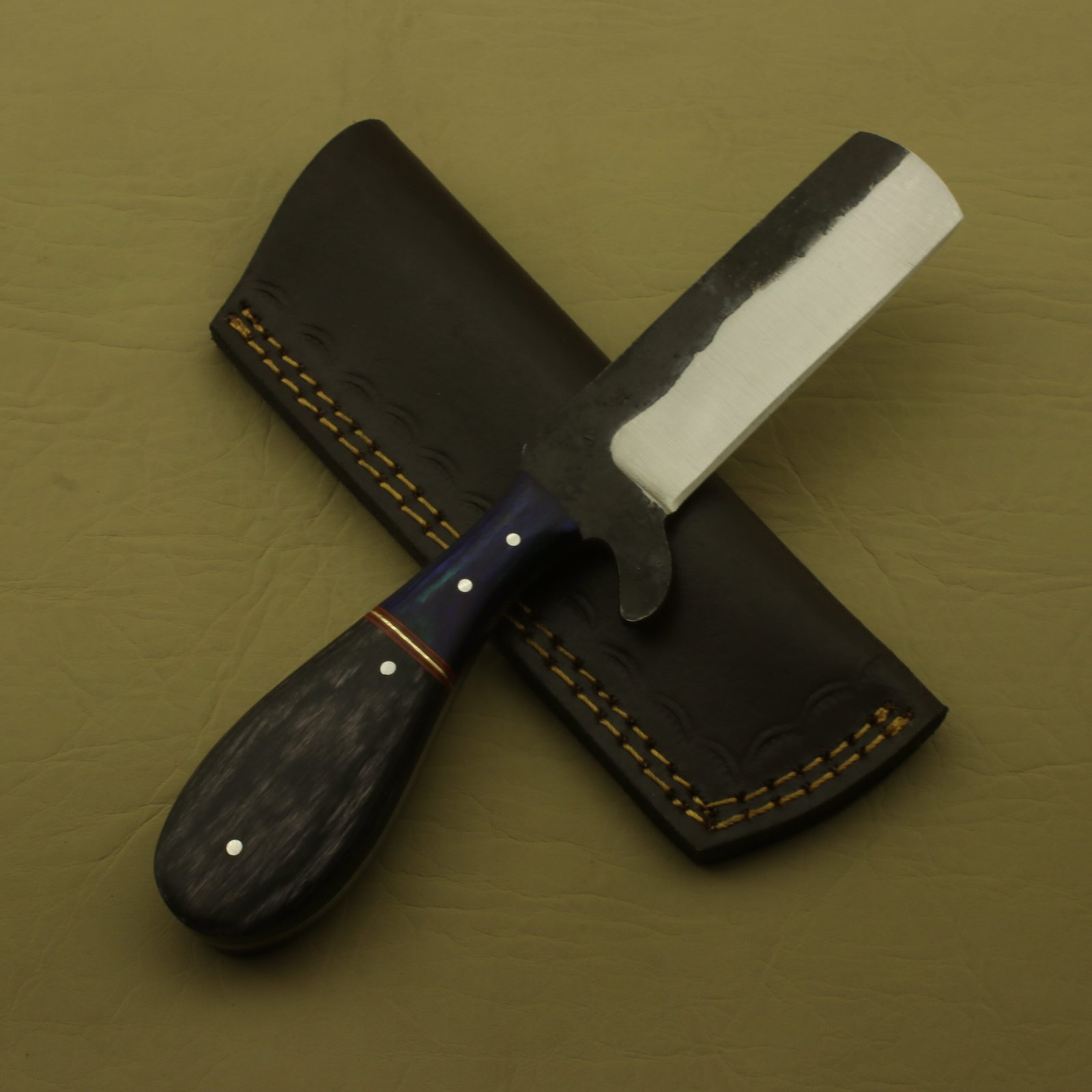 Handmade High Carbon Steel Skinner Knife: Full Tang Hunting, Camping, Leather Sheath